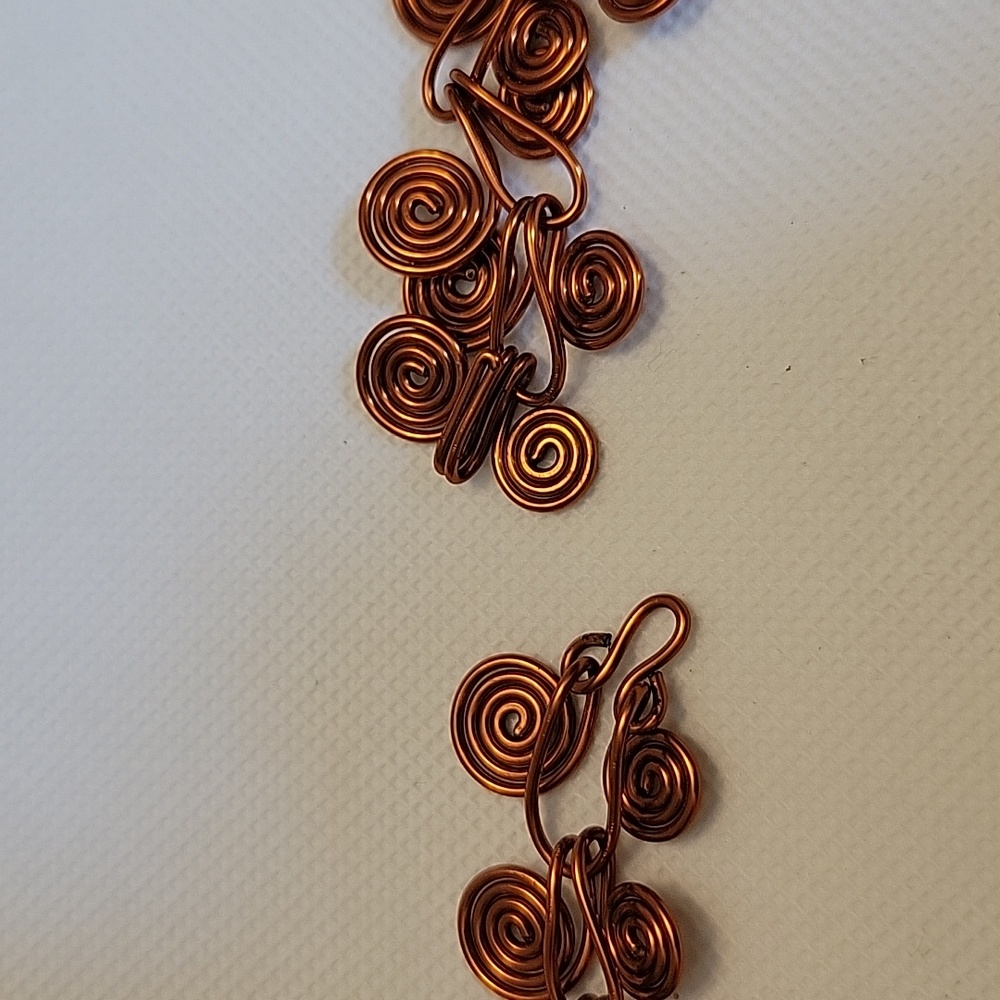 Necklace and non-pierced earrings - Picture 5 of 5
